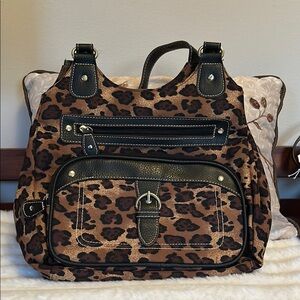 Leopard Print Shoulder Bag EUC 🦄